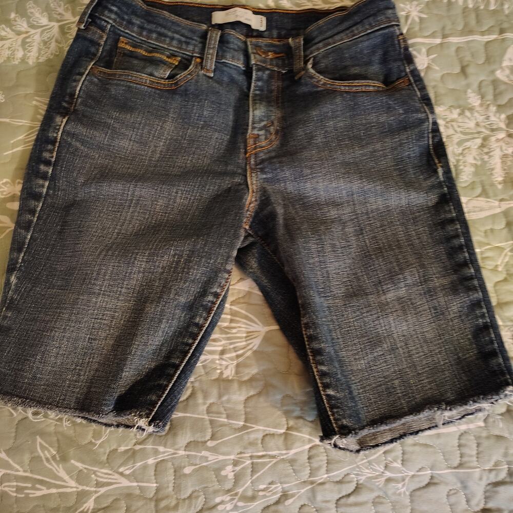 Levi’s 515 Cutoff Denim Shorts Women’s Size 4 S/C Mid Rise Stretch Blue)